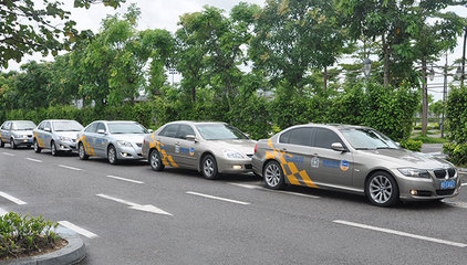 深圳市鑫順安汽車(chē)陪駕服務(wù) - 企業(yè)風(fēng)采 - 換證服務(wù)